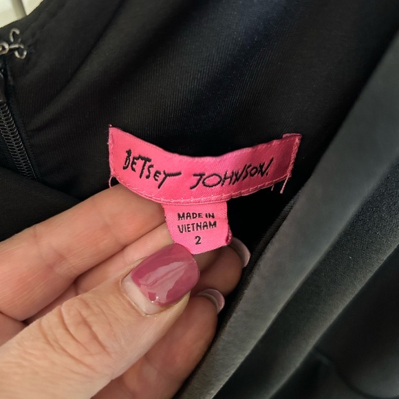 BETSEY JOHNSON Revved up faux wrap tulip hem cocktail party dress black  sz 2 - Picture 4 of 6